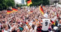 فيديو.. إحتفالات جماهير ألمانيا قبل مواجهة الدنمارك