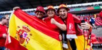 جماهير إسبانيا تؤازر فريقها قبل مباراة جورجيا