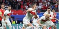 لاعب تركيا يعبر عن فخره بزملائه بعد الفوز على النمسا