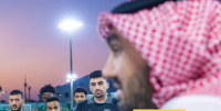 وزير الرياضة يدعم المنتخب السعودي قبل مواجهة البحرين