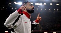 محمد صلاح يتطلع للبقاء في ليفربول وسط صمت النادي